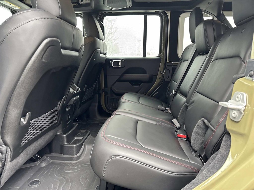 Used 2025 Jeep Wrangler Unlimited Rubicon image 11