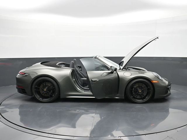 Certified 2024 Porsche 911 Carrera GTS image 27