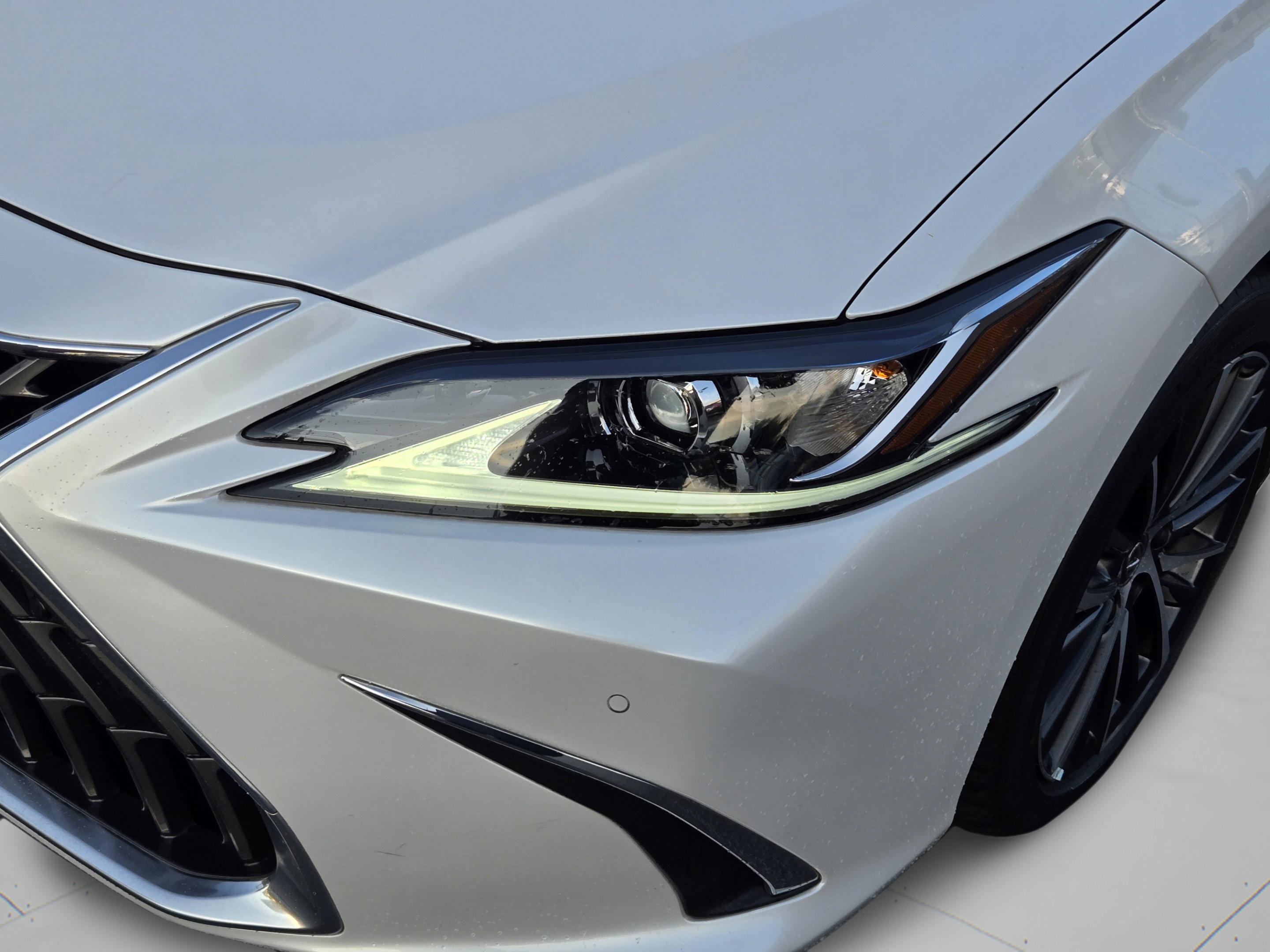 Certified 2024 Lexus ES 350 w/ Premium Package FWD image 9