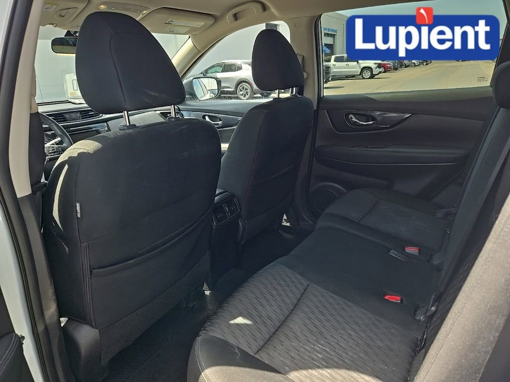 Used 2020 Nissan Rogue SV FWD image 13