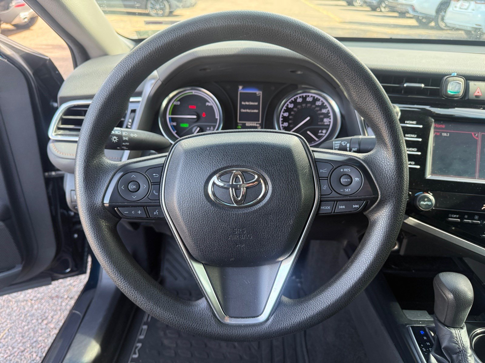 Used 2018 Toyota Camry LE FWD image 9