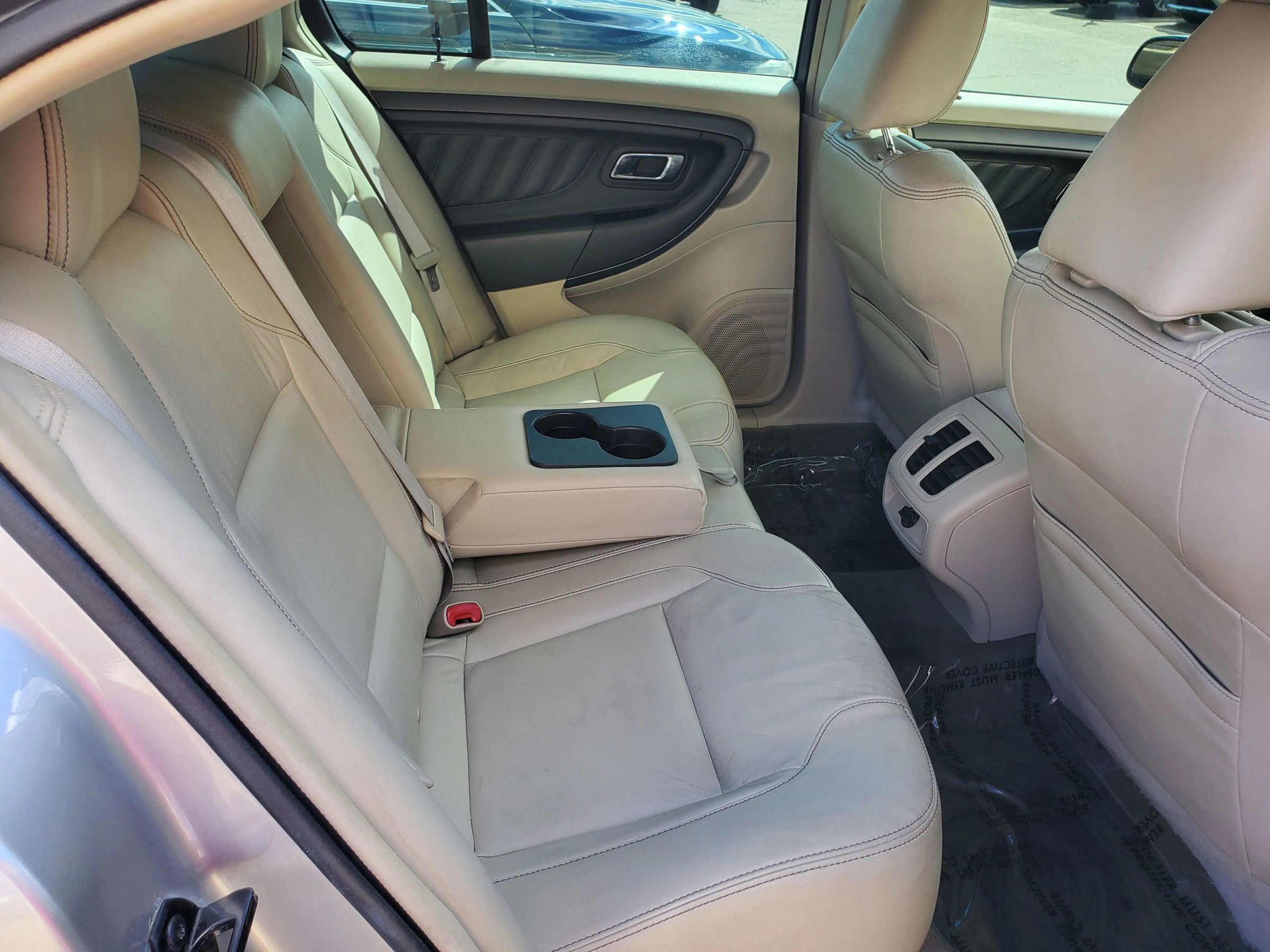 Used 2010 Ford Taurus SEL FWD image 28