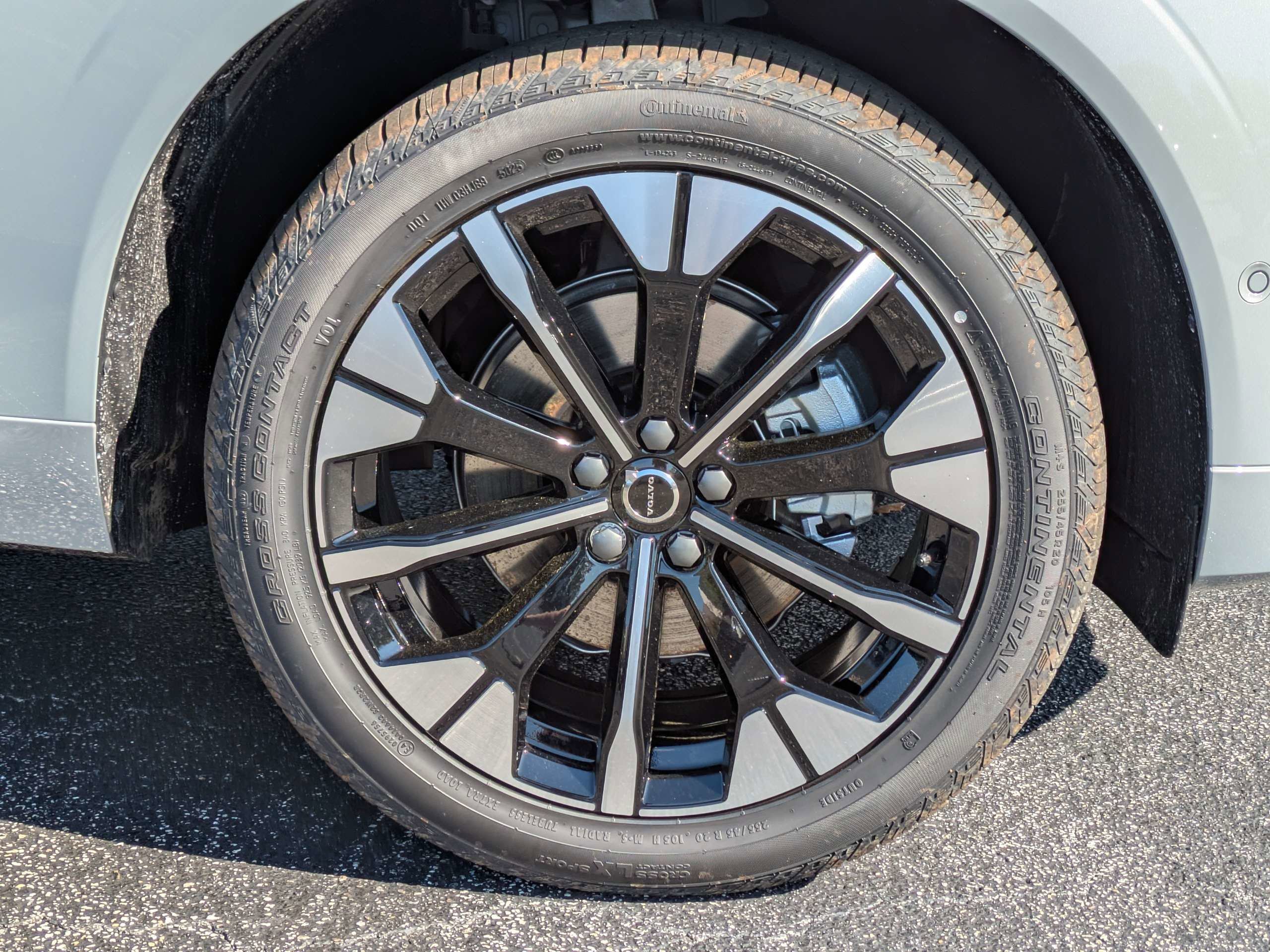 New 2026 Volvo XC60 B5 Plus w/ Protection Package Premier image 11