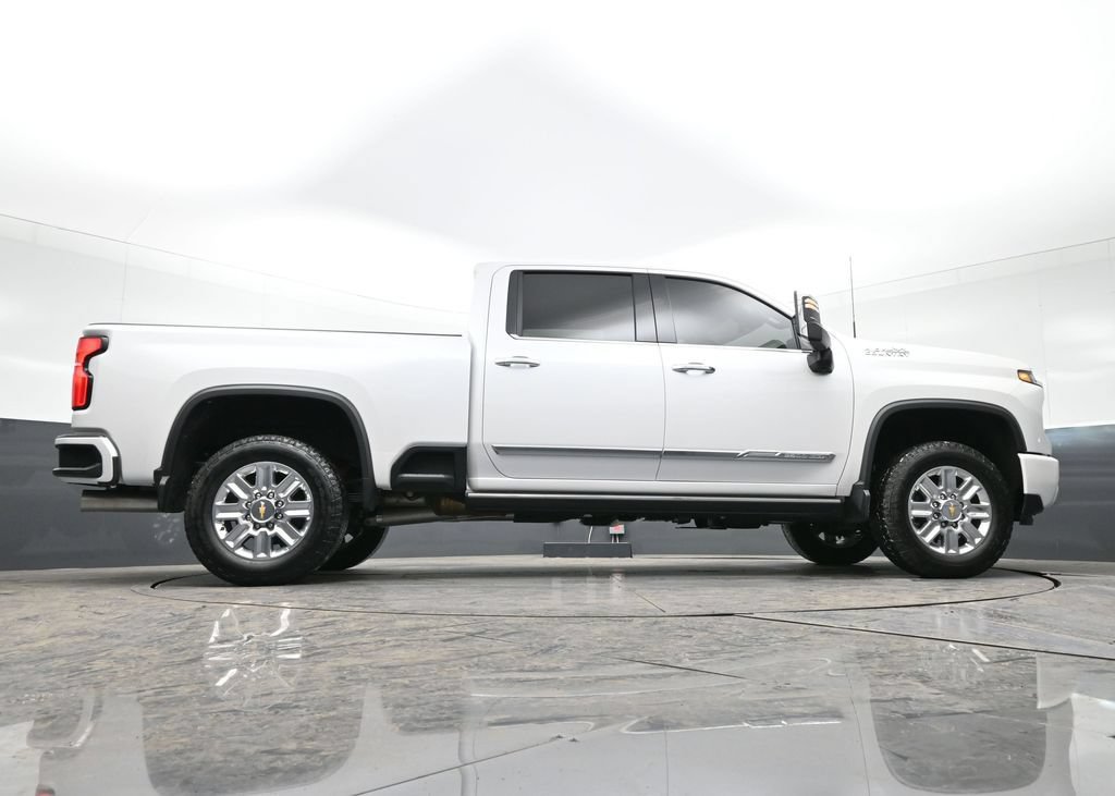 Used 2025 Chevrolet Silverado 2500 High Country w/ High Country Premium Package AWD/4WD image 22
