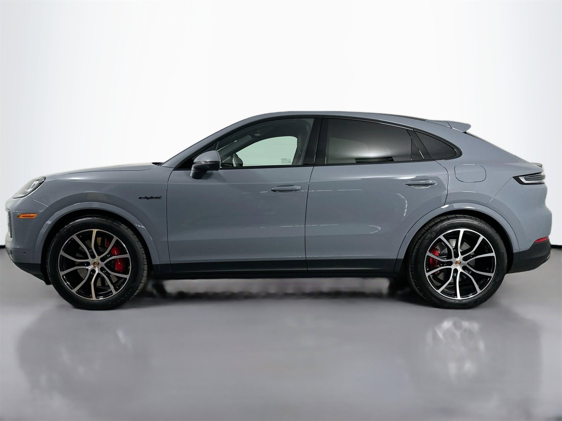 New 2026 Porsche Cayenne S image 2