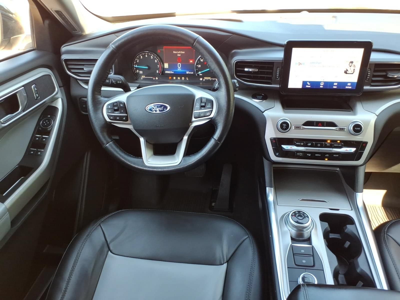 Used 2022 Ford Explorer XLT w/ Equipment Group 202A AWD/4WD image 19