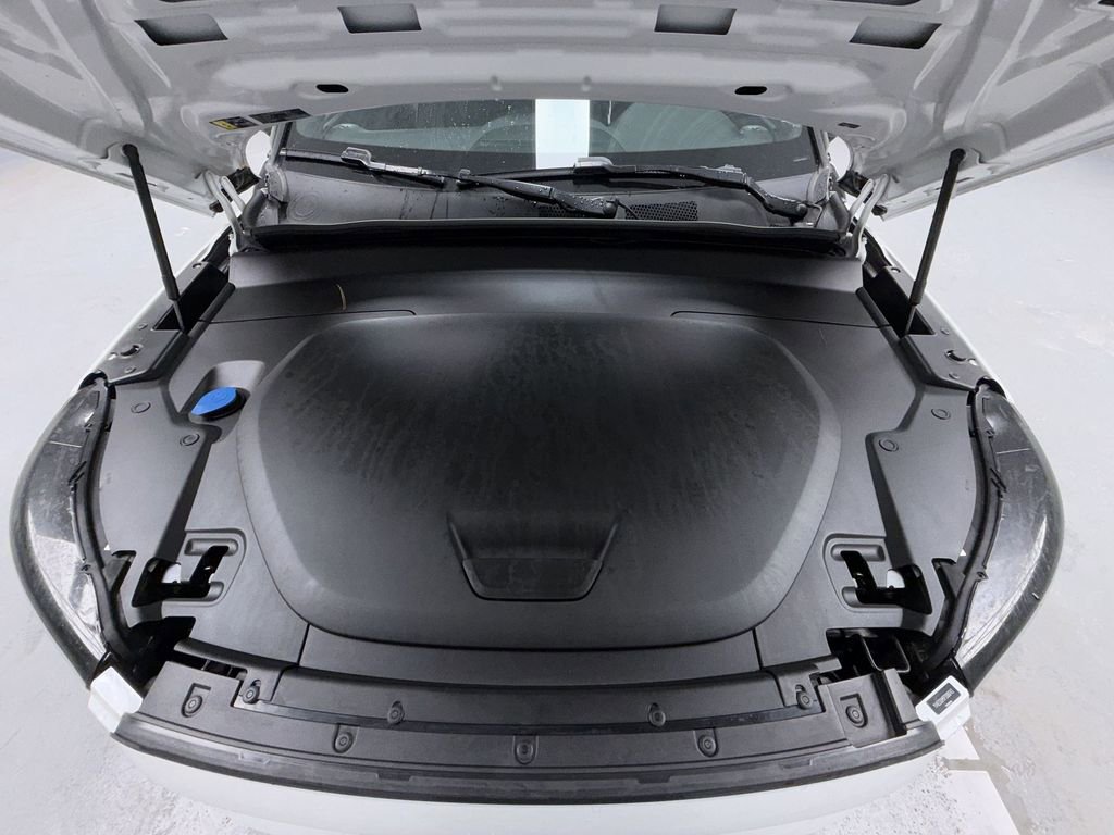 Used 2023 Volvo XC40 Recharge Ultimate image 13