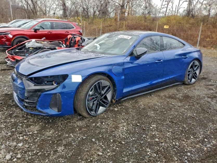 Used 2024 Audi RS e-tron GT w/ Carbon Performance Package image 3