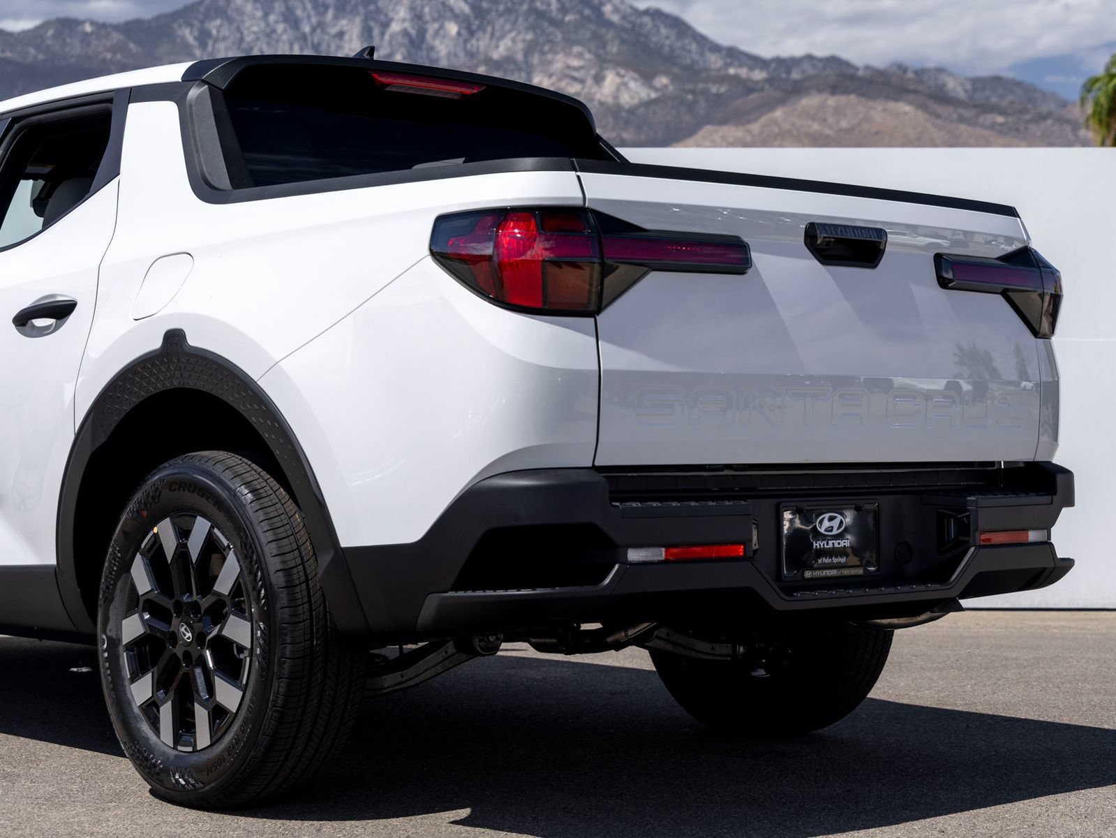 New 2027 Hyundai Santa Cruz SE FWD image 5