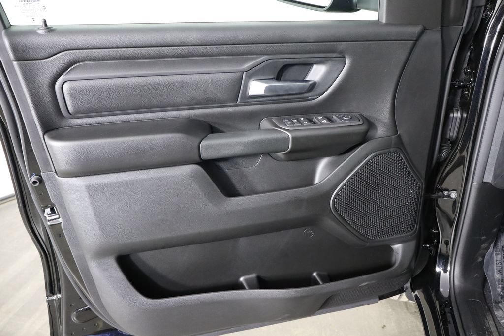 New 2026 RAM 1500 Express AWD/4WD image 18
