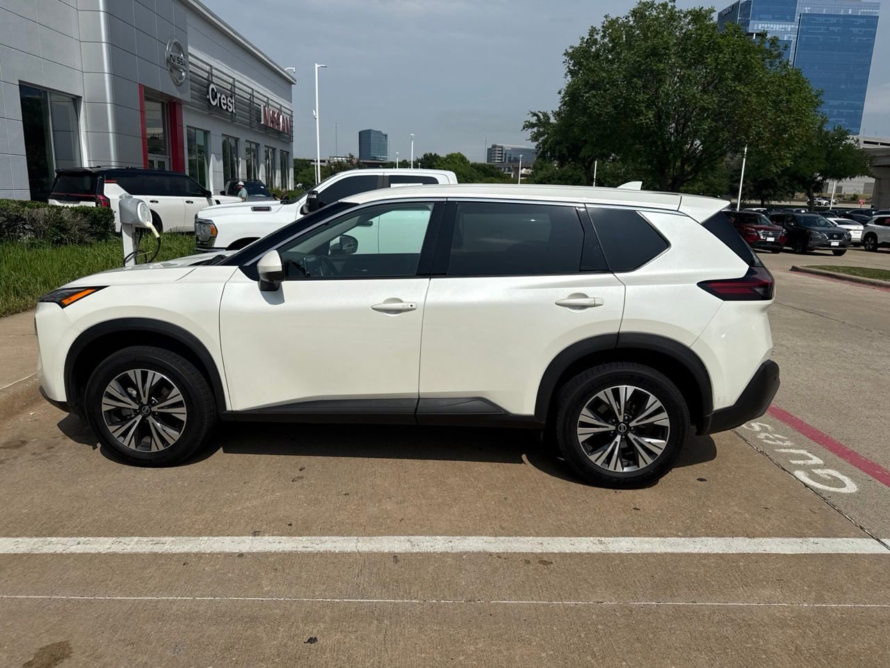 Used 2021 Nissan Rogue SV FWD image 5