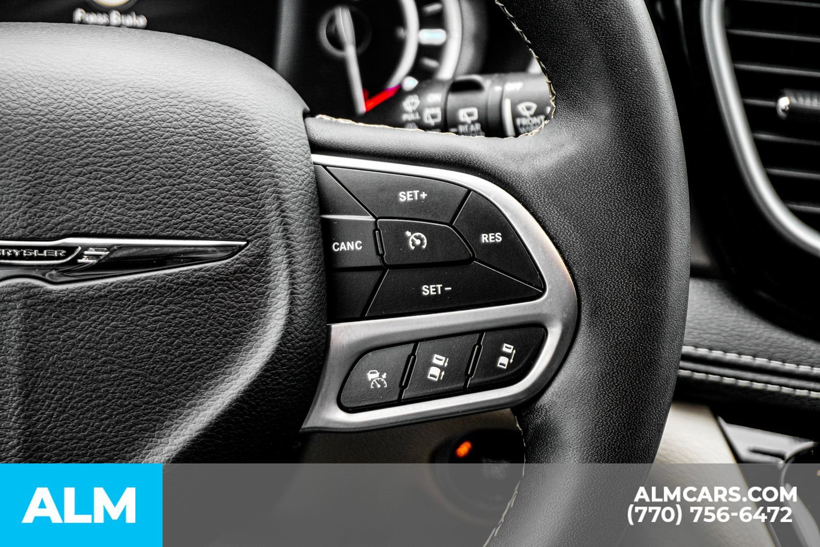 Used 2023 Chrysler Pacifica Touring-L image 33