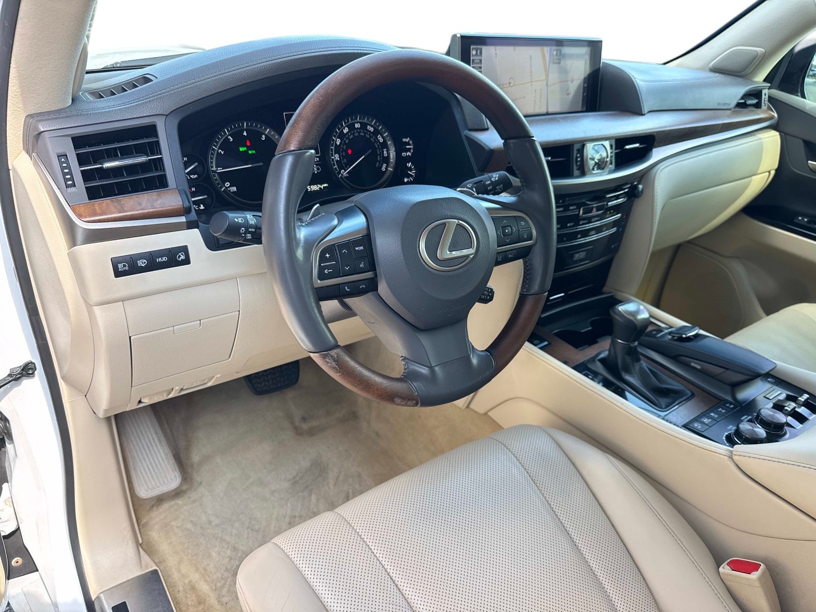 Used 2021 Lexus LX 570 4WD w/ Luxury Package image 23