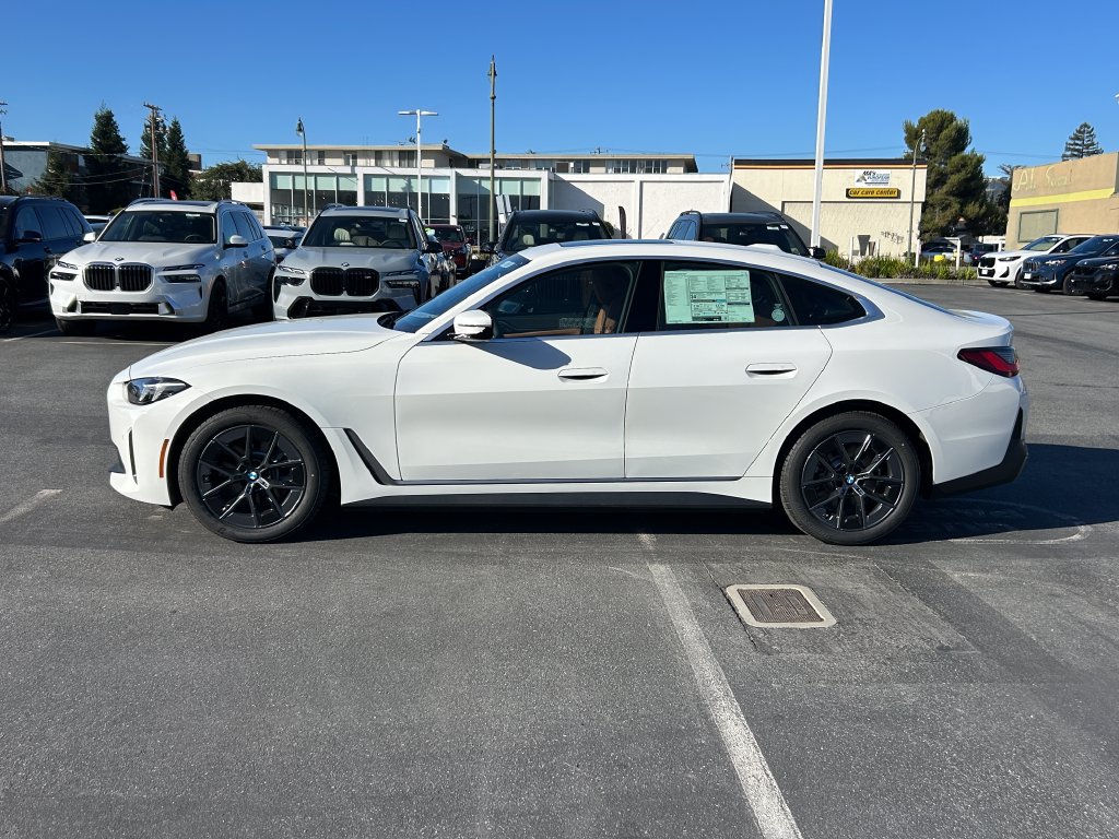 New 2026 BMW i4 eDrive40 RWD image 2