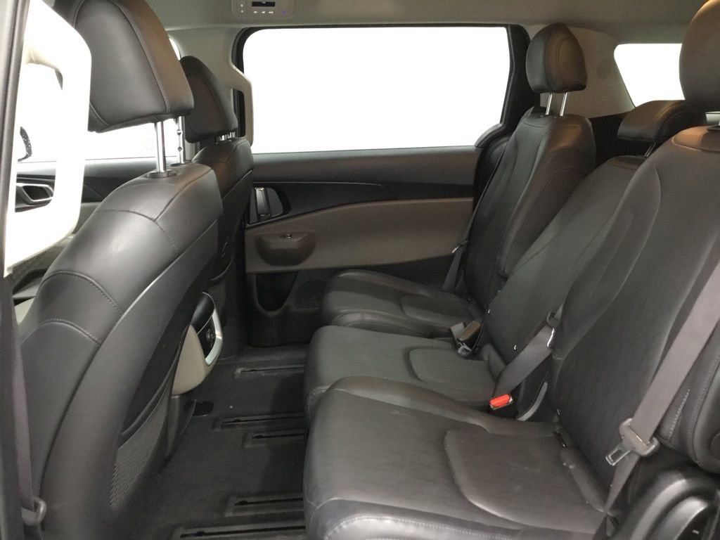 Used 2025 Kia Carnival image 12