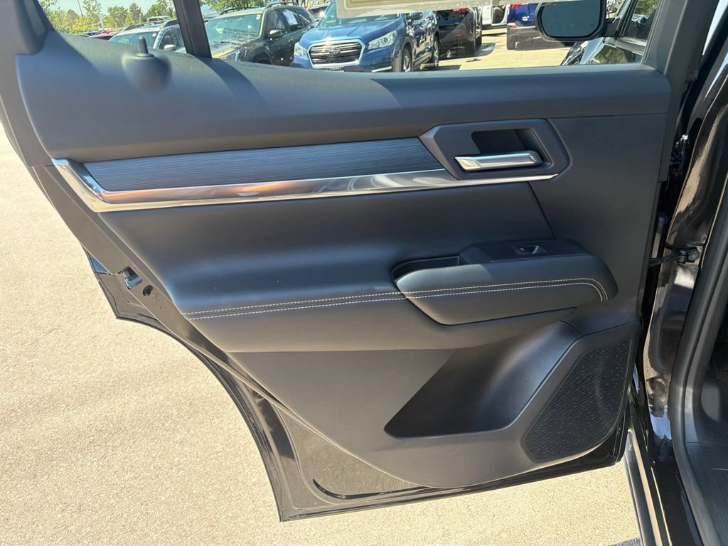 Used 2025 GMC Terrain Elevation AWD/4WD image 19
