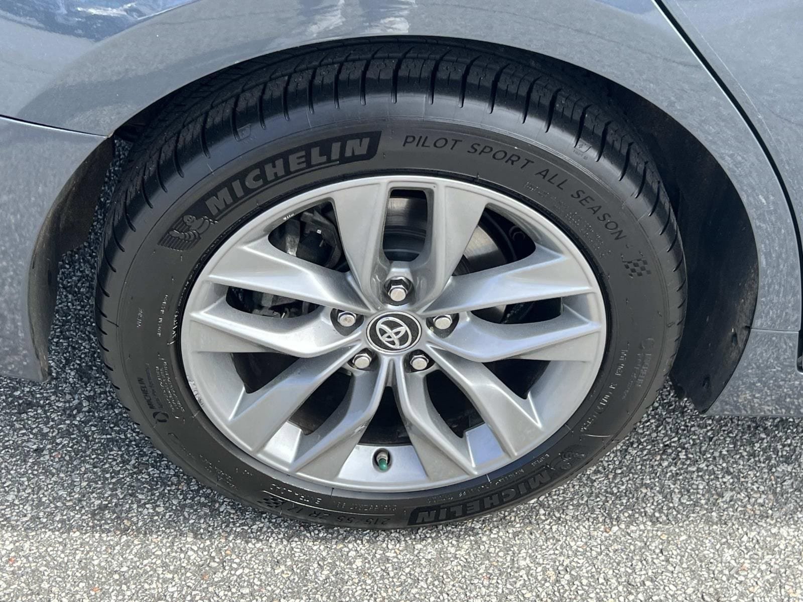 Used 2019 Toyota Avalon XLE w/ Moonroof Package image 17