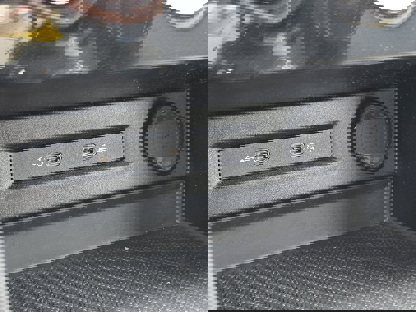 Certified 2025 Volkswagen Taos S AWD/4WD image 7