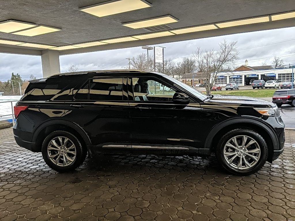 Used 2023 Ford Explorer Limited w/ Limited Technology Package image 4