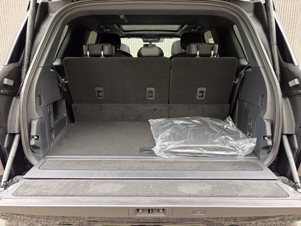 New 2027 Lincoln Navigator Reserve w/ Jet Appearance Package AWD/4WD image 25