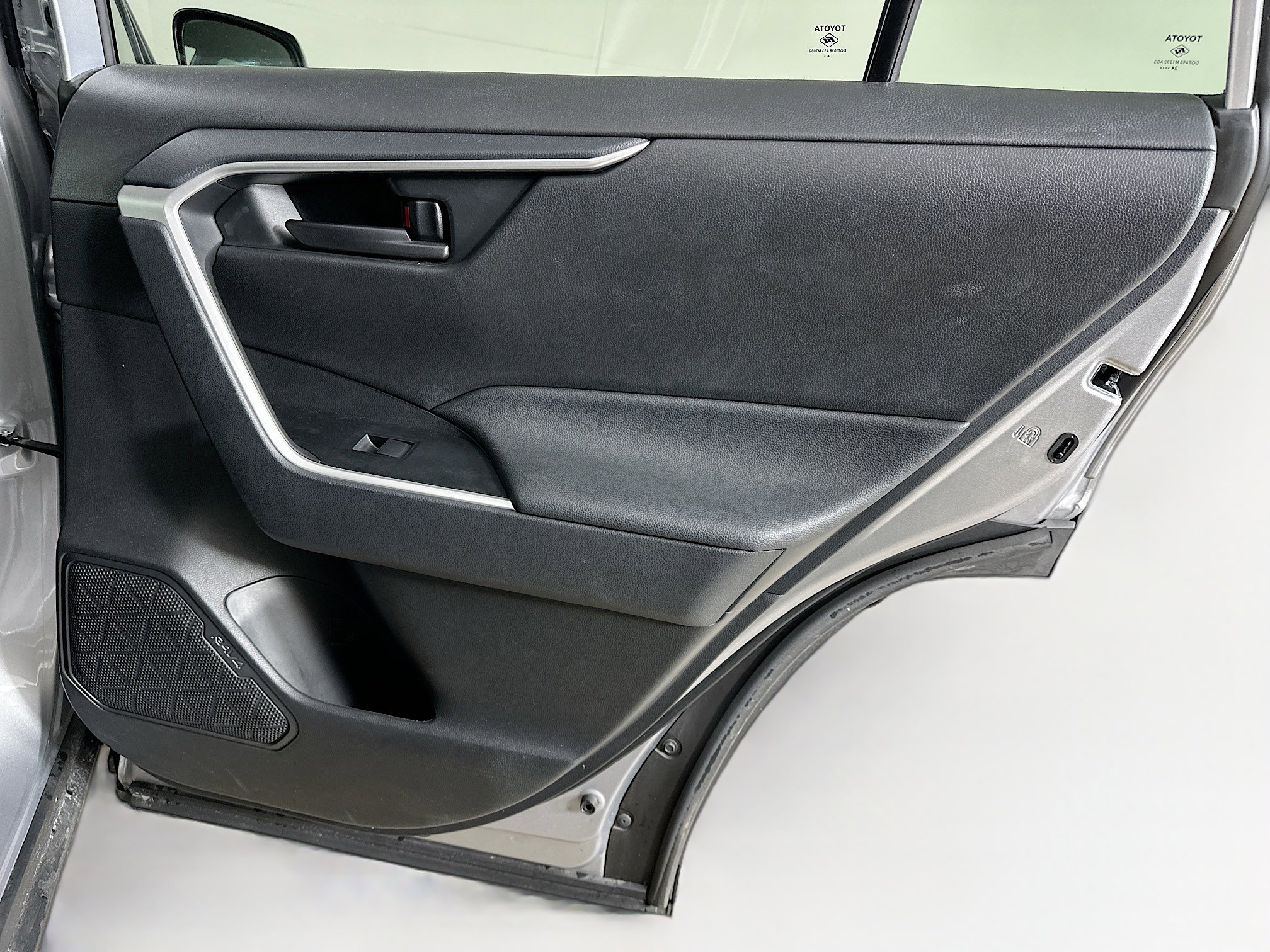 Used 2025 Toyota RAV4 LE image 28