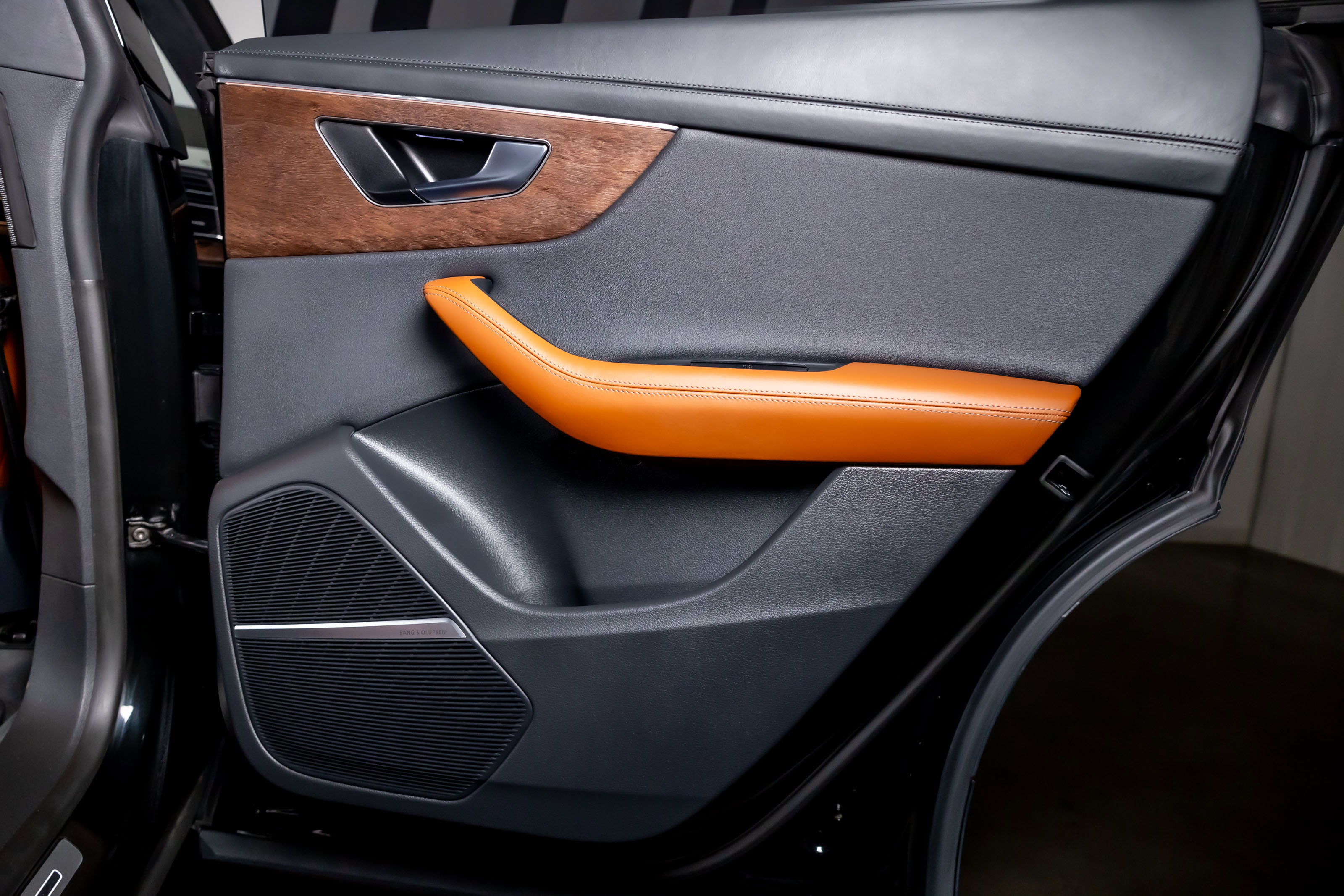 Used 2025 Audi Q8 Prestige image 38