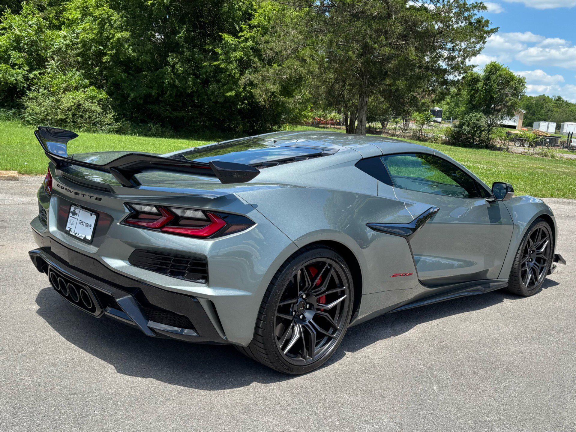 Used 2024 Chevrolet Corvette Z06 RWD image 3