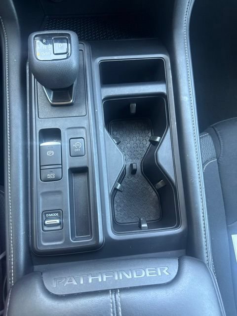 Used 2024 Nissan Pathfinder S FWD image 28