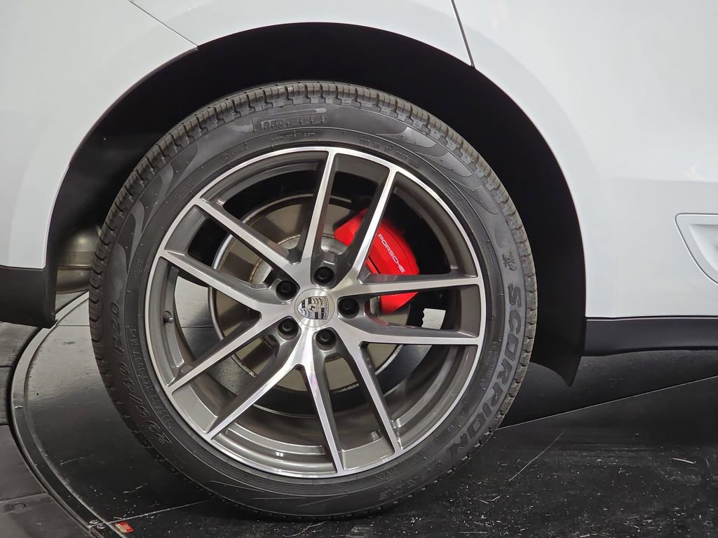 Certified 2024 Porsche Macan S image 29