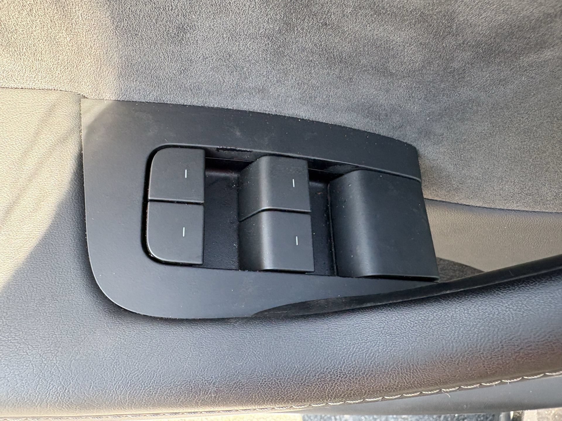 Used 2024 Tesla Model Y Long Range AWD/4WD image 11