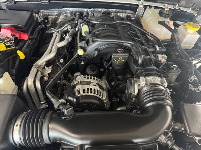 Used 2025 Jeep Gladiator Sport AWD/4WD image 7