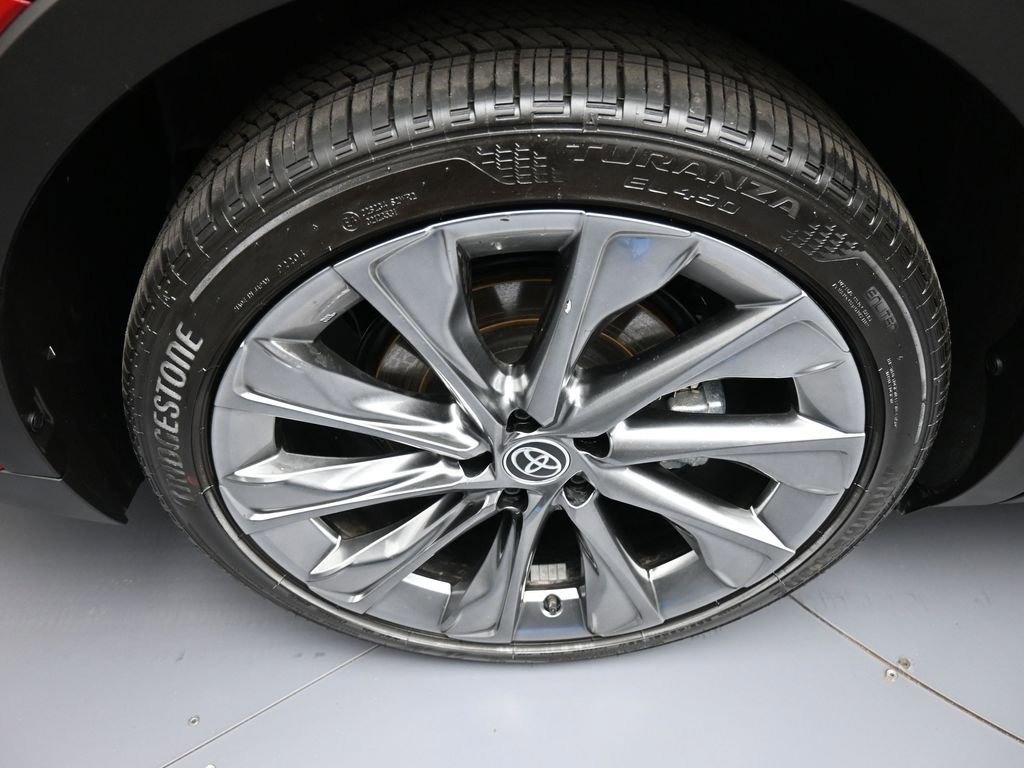 Used 2023 Toyota Crown Limited w/ Advanced Technology Package image 12