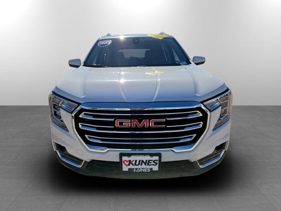 Used 2023 GMC Terrain SLT image 4
