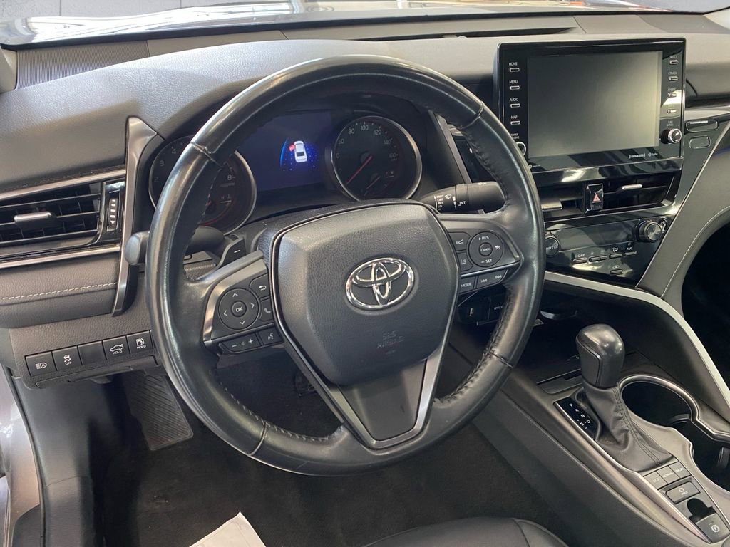 Used 2023 Toyota Camry XSE image 9