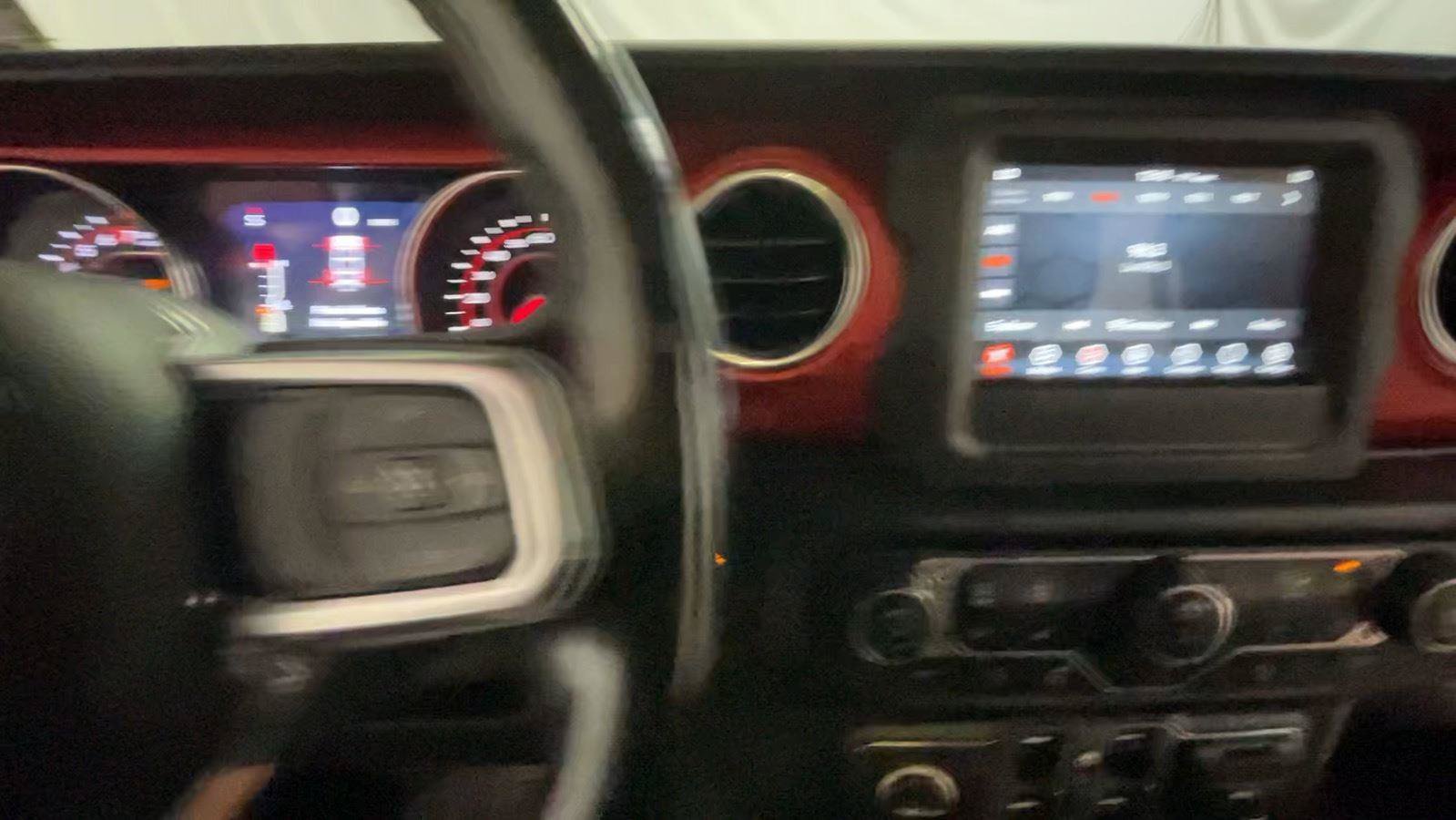 Used 2019 Jeep Wrangler Unlimited Rubicon w/ Dual Top Group AWD/4WD image 33