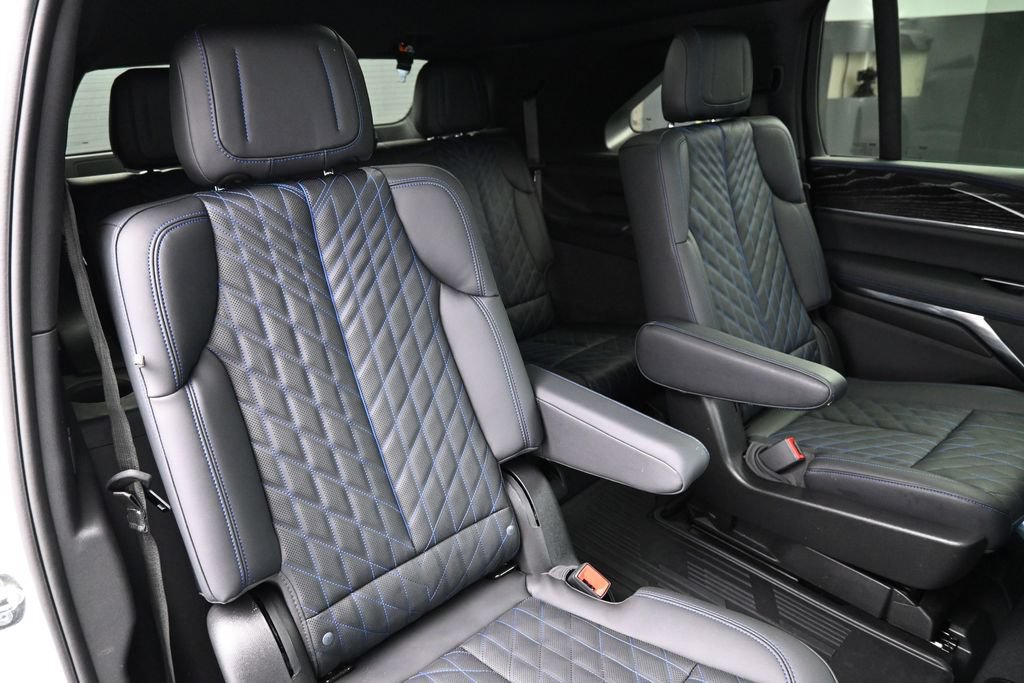 Used 2025 Cadillac Escalade IQ Luxury 1 w/ Smart Trailering package AWD/4WD image 29