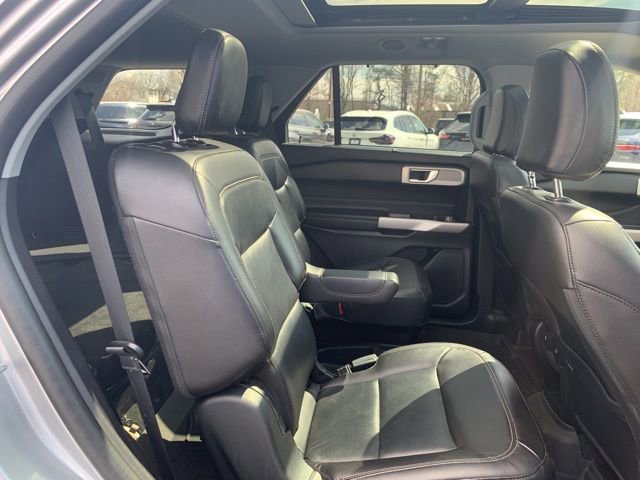 Used 2021 Ford Explorer Limited w/ Equipment Group 301A image 12