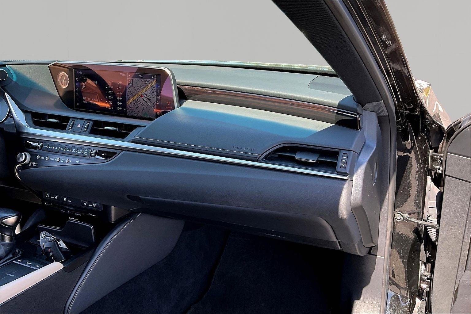 Used 2021 Lexus ES 300h w/ Premium Package image 26