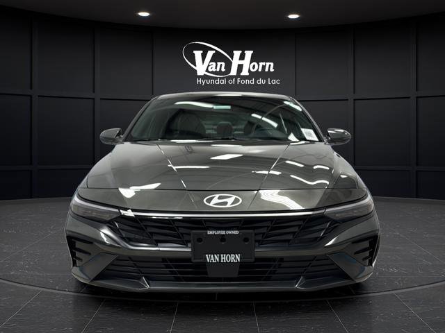 Used 2024 Hyundai Elantra Limited FWD image 2