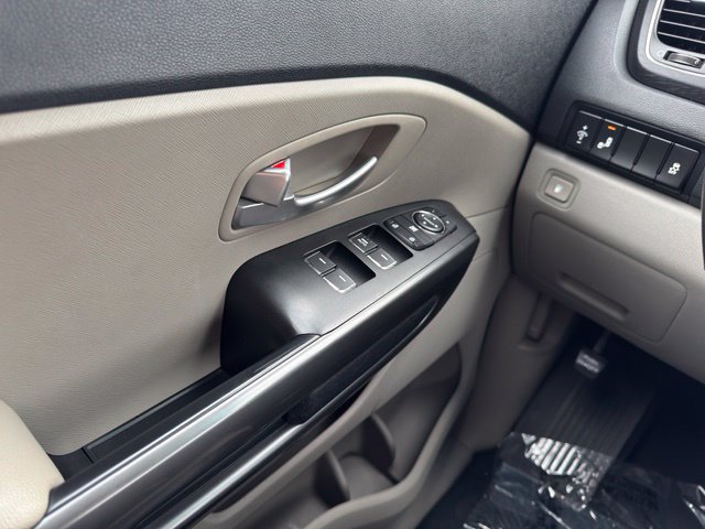 Used 2020 Kia Sedona EX FWD image 36