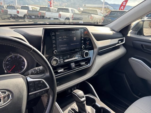Used 2020 Toyota Highlander LE AWD/4WD image 13