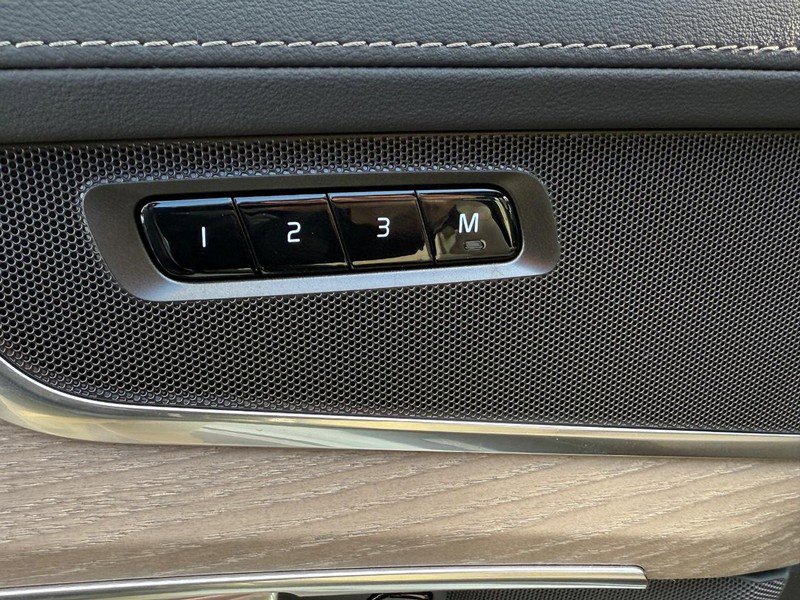 New 2026 Volvo XC90 B6 Core image 11