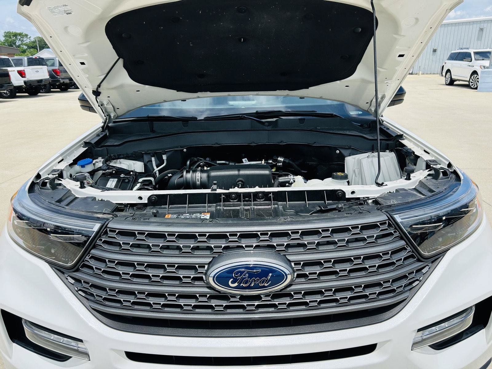 Used 2023 Ford Explorer XLT w/ Equipment Group 202A AWD/4WD image 47