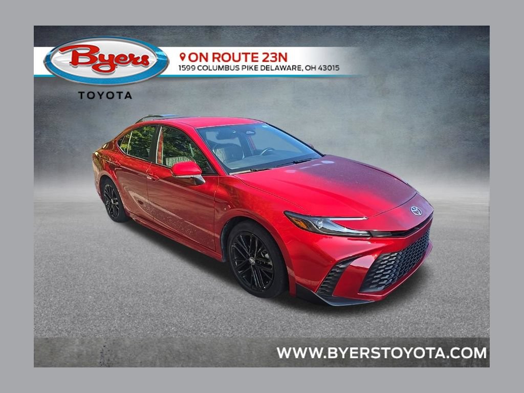Used 2025 Toyota Camry SE FWD image 1