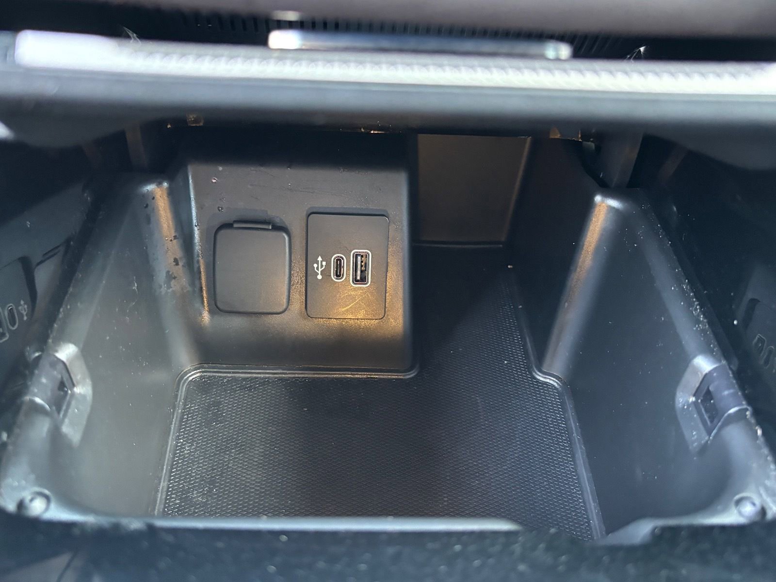 Used 2025 Ford Explorer Platinum w/ LUX Leather Package image 27