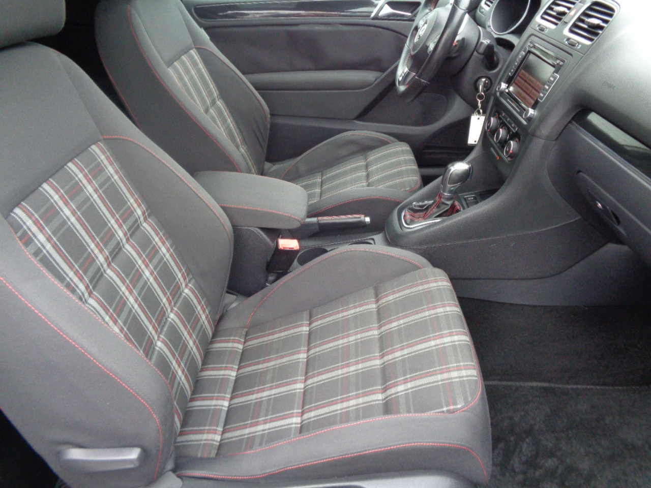 Used 2012 Volkswagen GTI 2-Door image 24