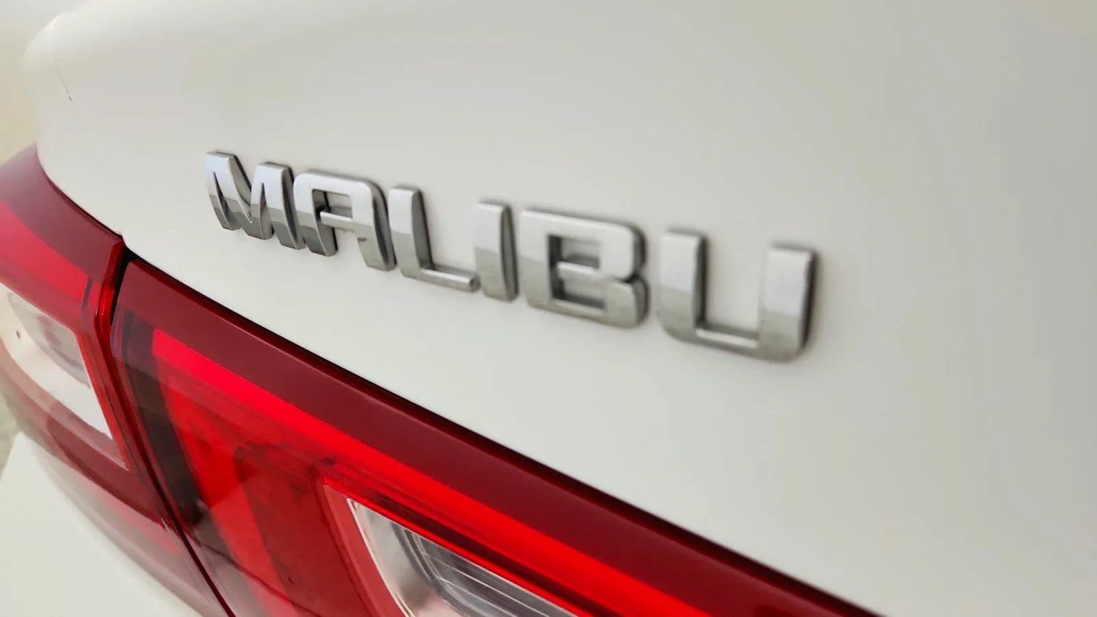 Used 2025 Chevrolet Malibu LT FWD image 34