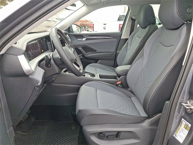 New 2025 Volkswagen Tiguan SE image 15