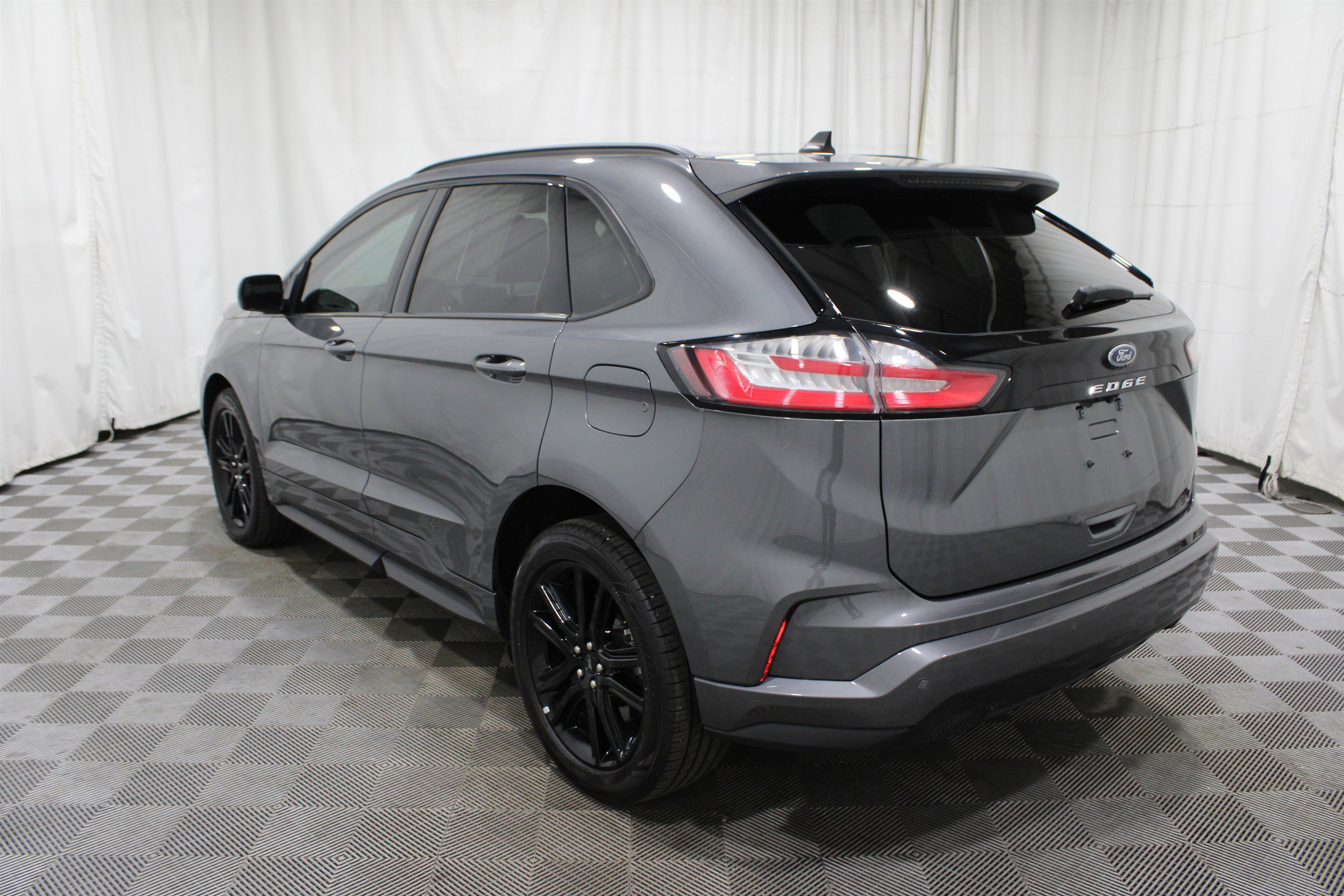 Used 2022 Ford Edge ST-Line image 32