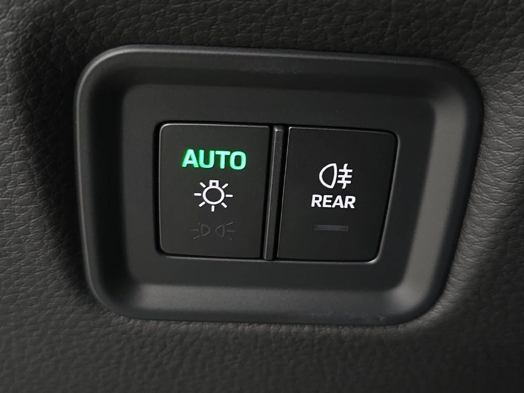 Certified 2026 Porsche Cayenne AWD/4WD image 22